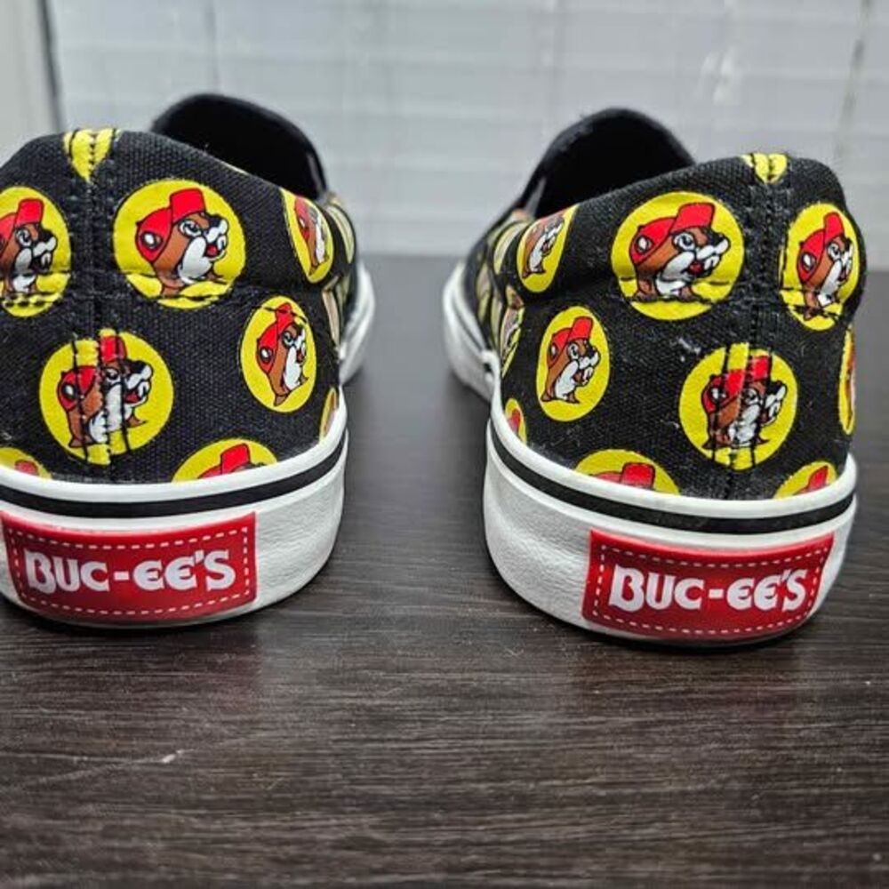 Buc-ee’s Slip On Shoes All Over Beaver Logo Women’s 7 Youth 5 Like New - Picture 3 of 10